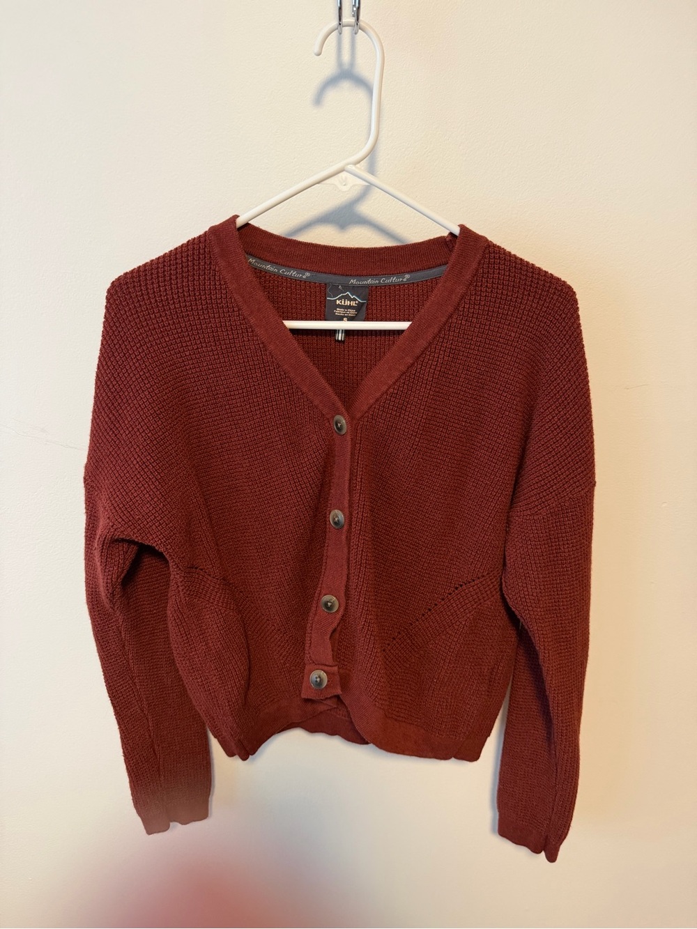 Kuhl Women’s Cardigan made of 60% Merino Wool and 40% Organic Cotton.
